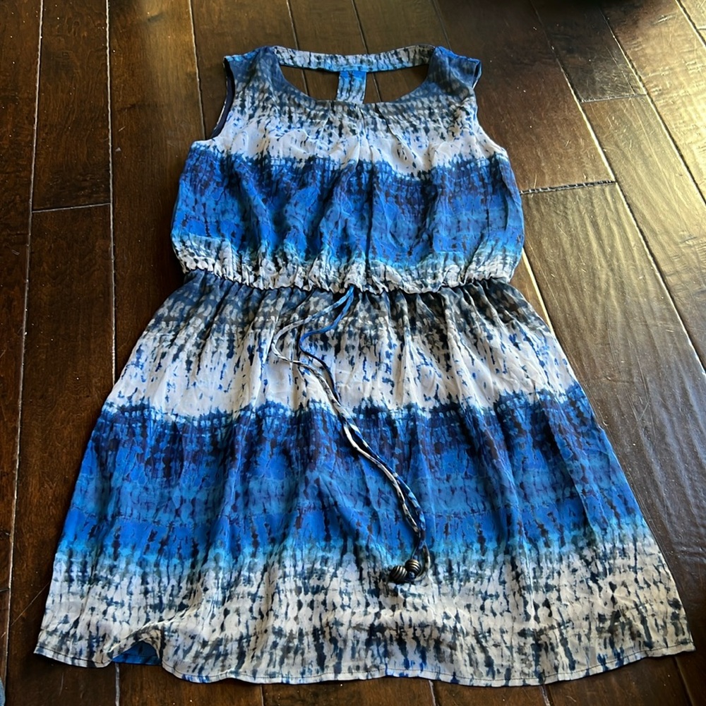 In focus women women’s dress size 14W. Blue tie-dye.